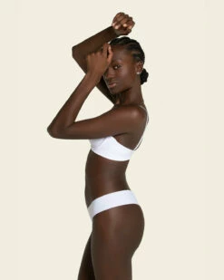 Soutien-gorge Sans Bretelles à Double Rembourrage Qui Augmente La Poitrine De Deux Tailles De Bonnet -LEONISA Soldes 011843 000 1200x1500 2023 4