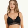 Brassière Avec Des Accents De Dentelle Délicats 2 Brassière Avec Des Accents De Dentelle Délicats -LEONISA Soldes 011992 700 1200x1500 2021 1