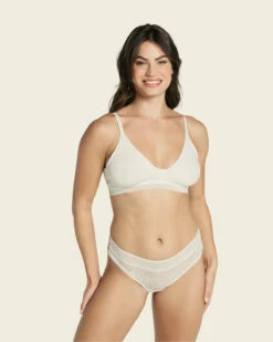 Culotte Taille Basse En Dentelle -LEONISA Soldes 012964 253 1200x1500 2023 4