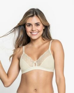 Brassière Triangle En Dentelle Et Tulle Avec Détail D'illets Sur Le Décolleté -LEONISA Soldes 091025 253 1200x1500 2022 UPD 1