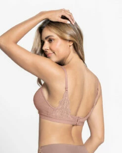 Brassière Triangle En Dentelle Et Tulle Avec Détail D'illets Sur Le Décolleté -LEONISA Soldes 091025 281 1200x1500 2022 UPD 2